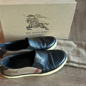 Burberry slide sneakers- lots of life left